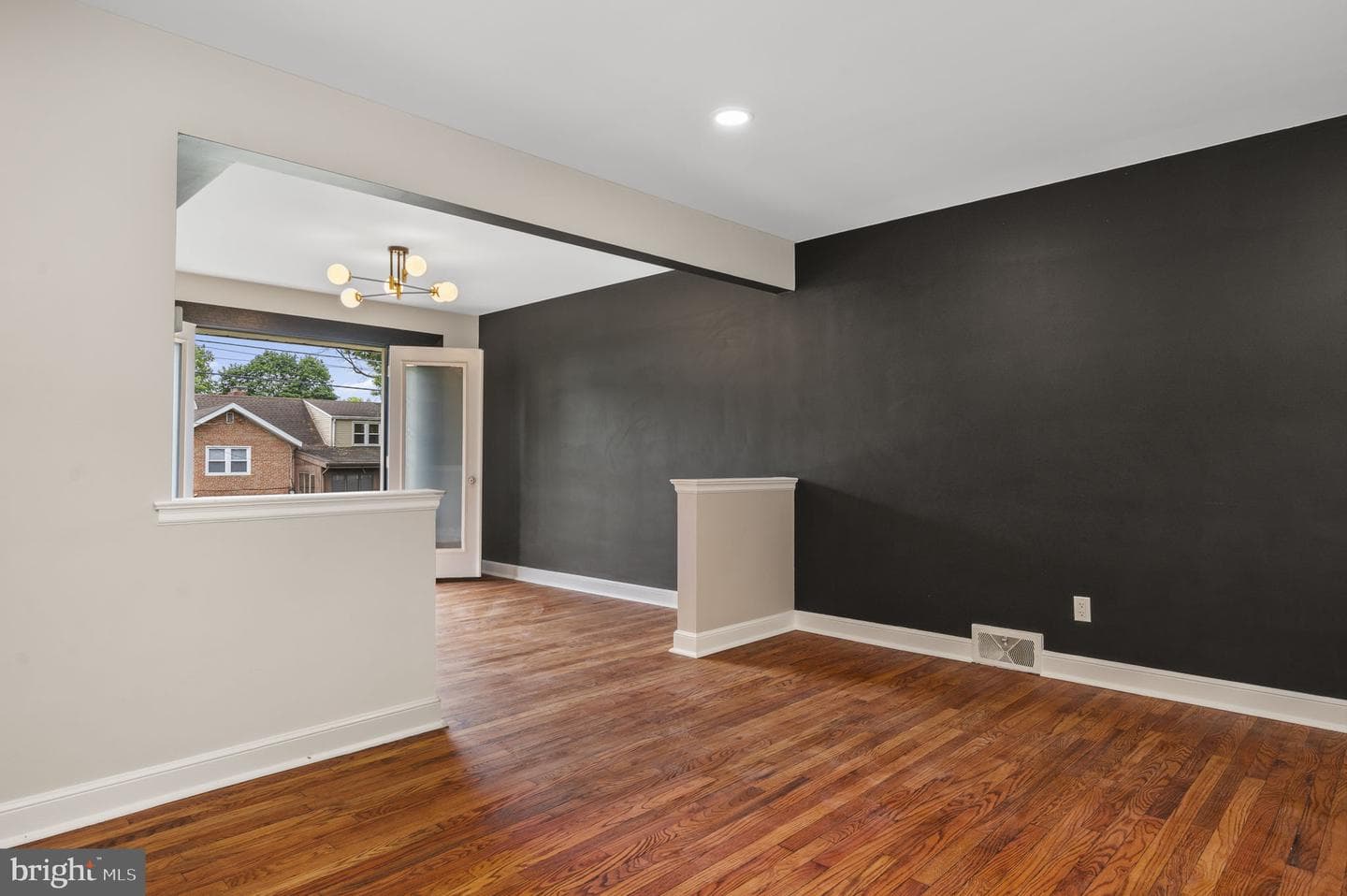 2400 Van Reed Road photo 10