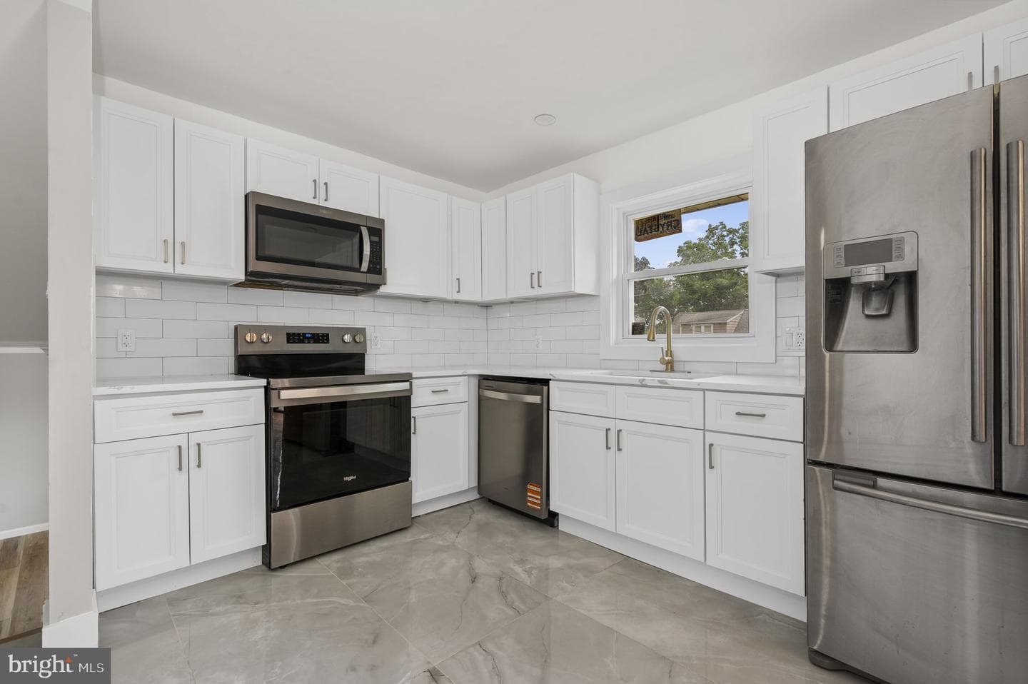 2400 Van Reed Road photo 5