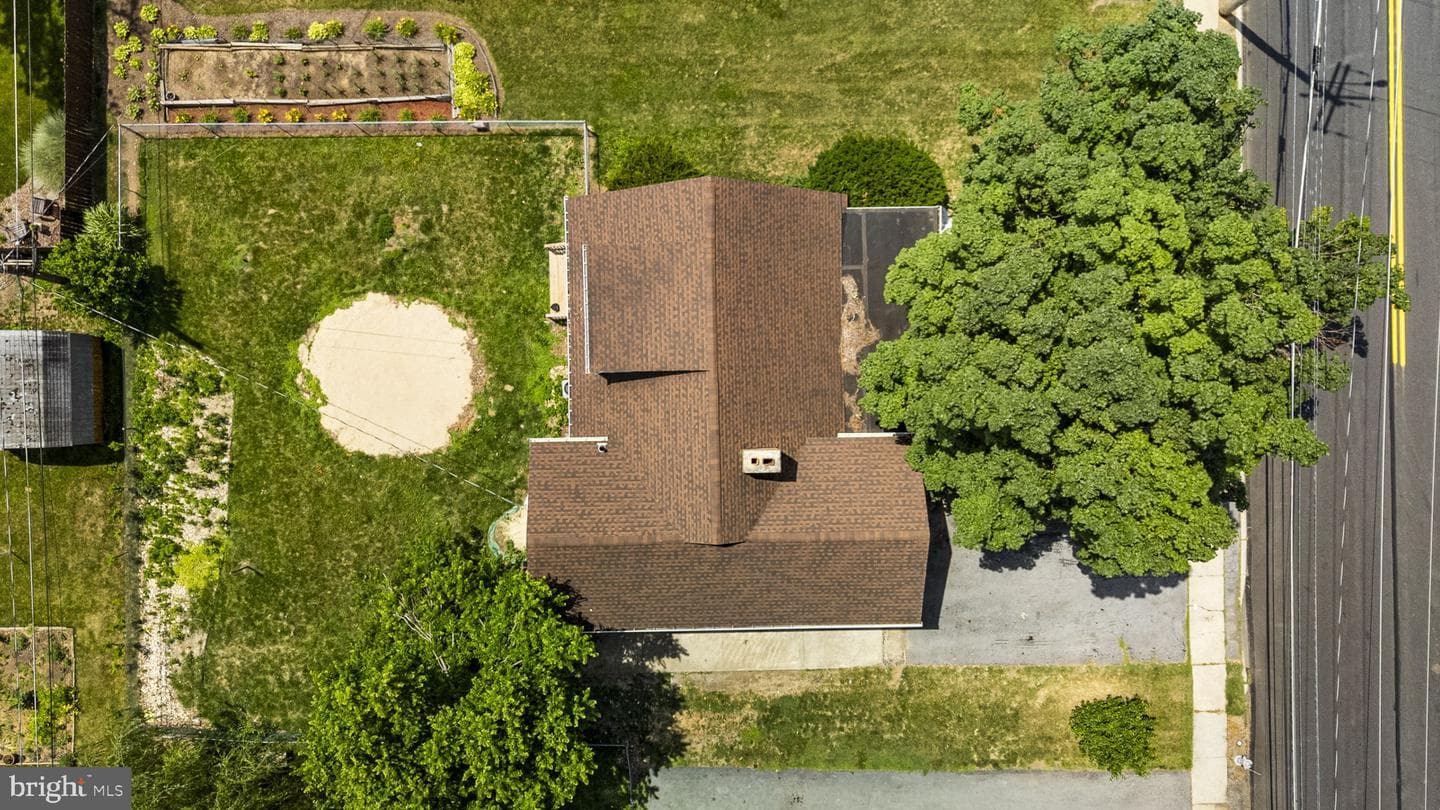2400 Van Reed Road photo 6