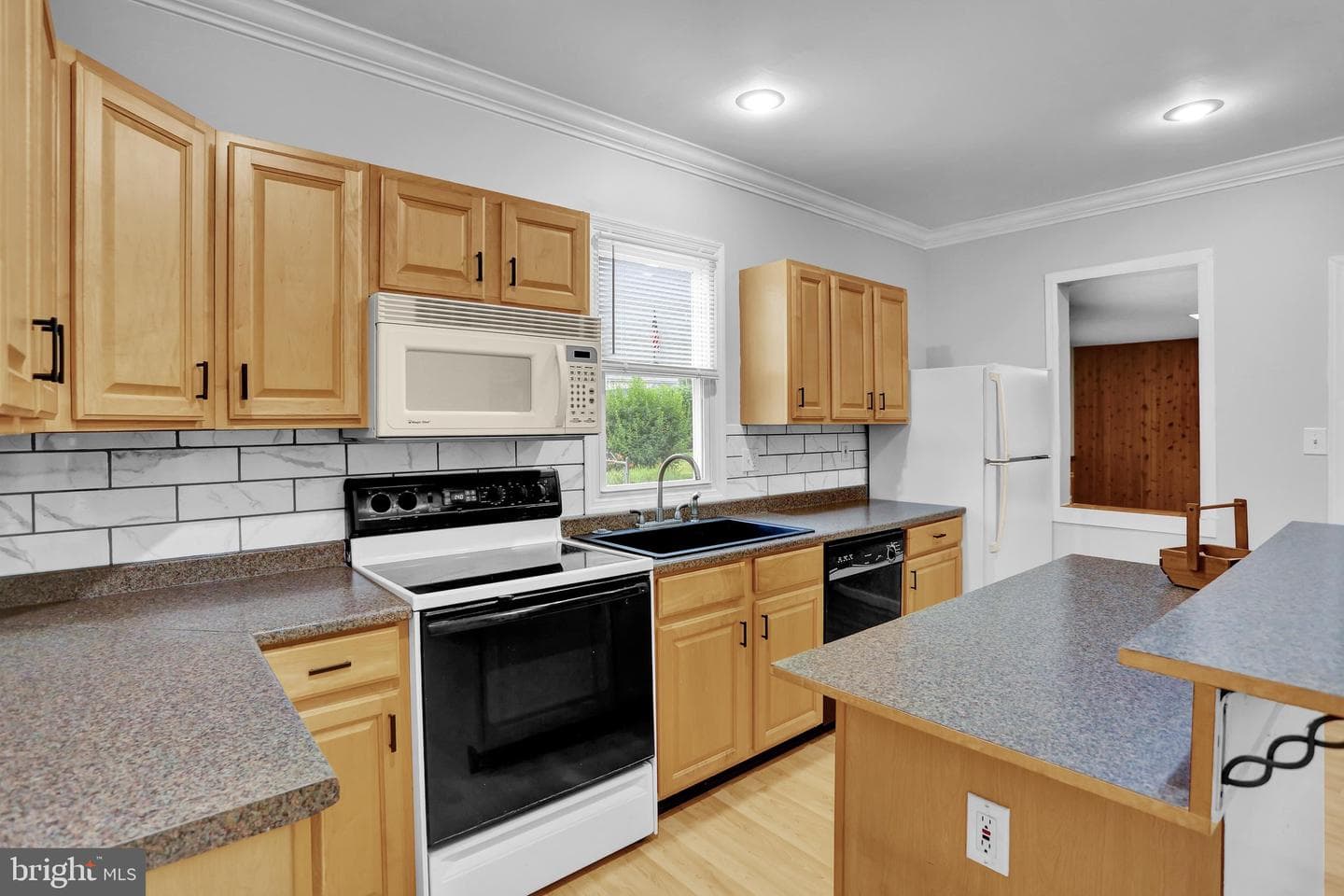 238 Penn Street photo 14