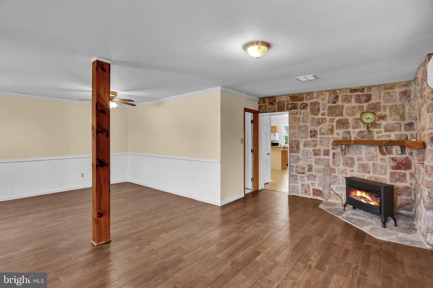 238 Penn Street photo 5