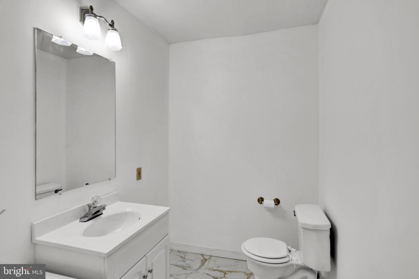 238 Penn Street photo 9
