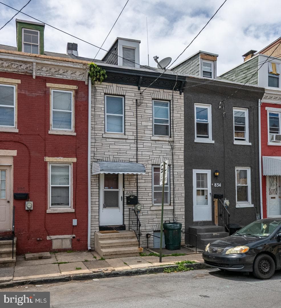 832 Nicolls Street photo 2