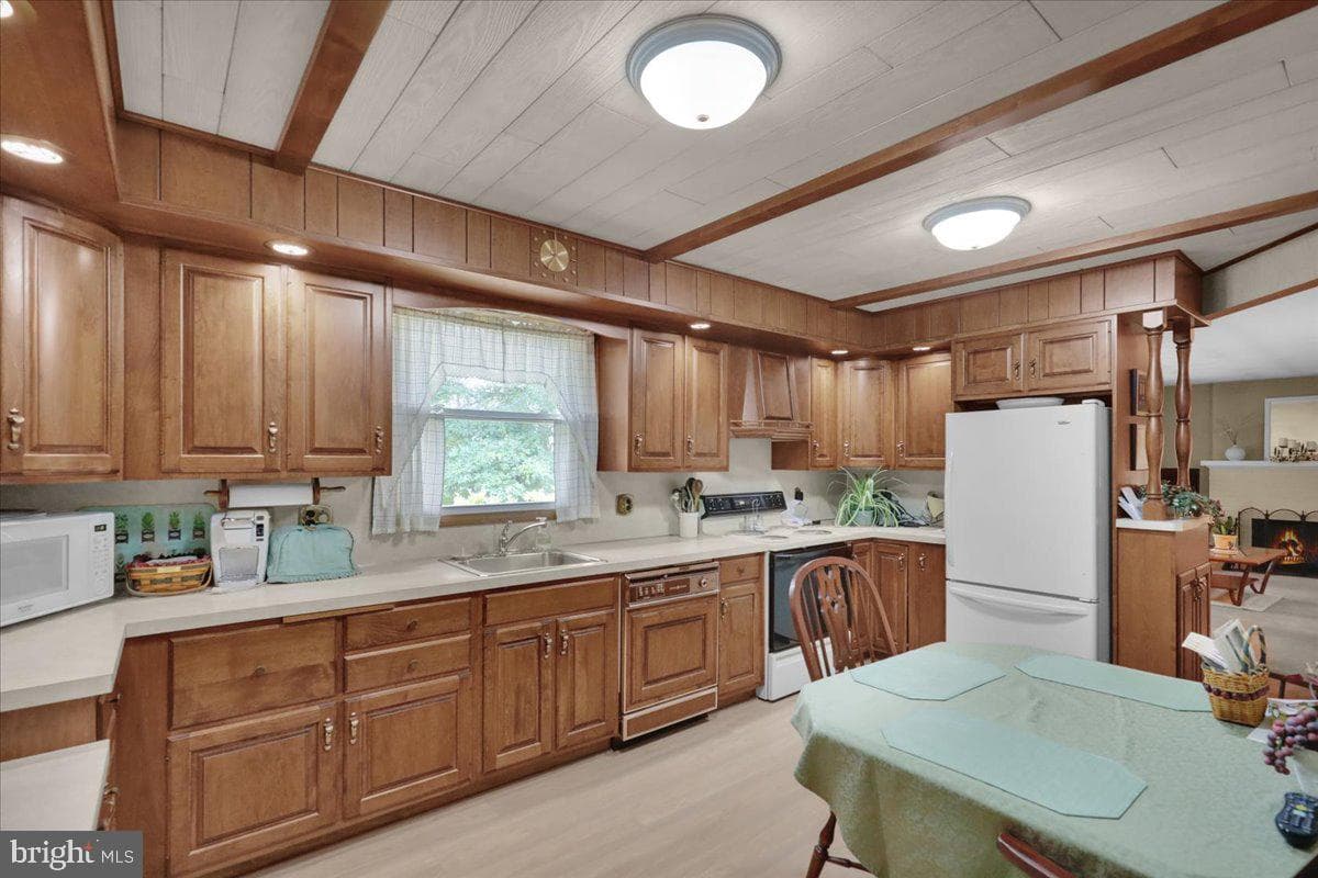 61 Weaver Lane photo 7