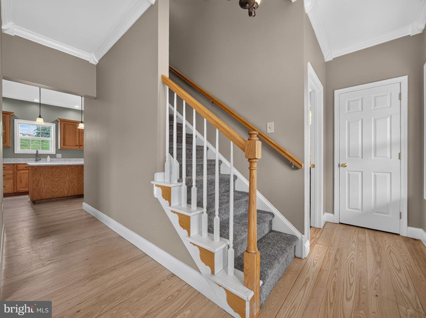 649 S Reading Avenue photo 14