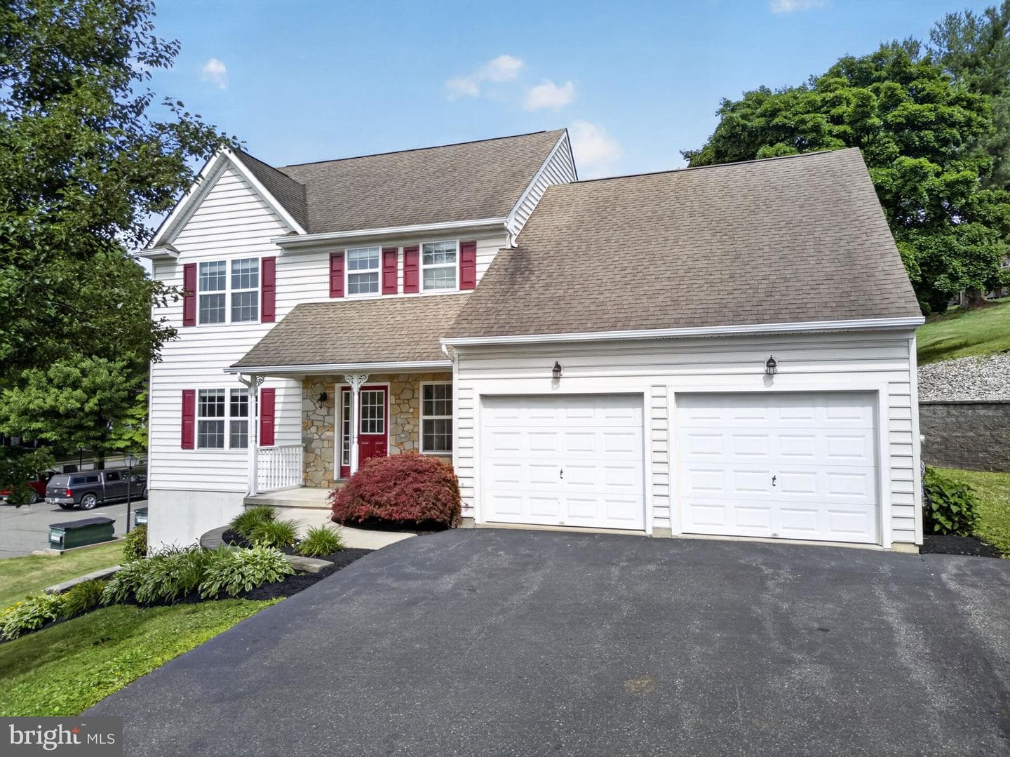 649 S Reading Avenue photo 33
