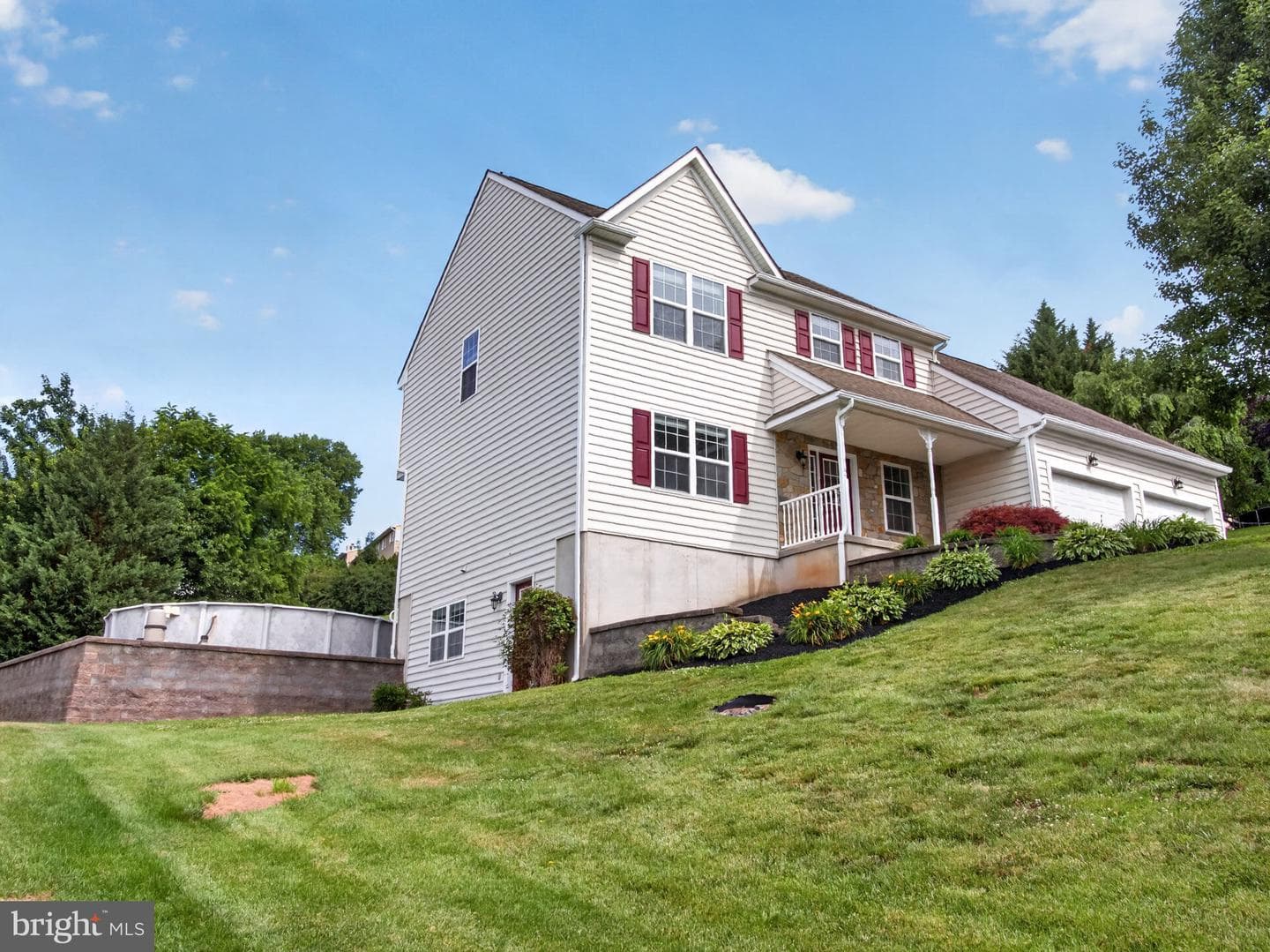 649 S Reading Avenue photo 36