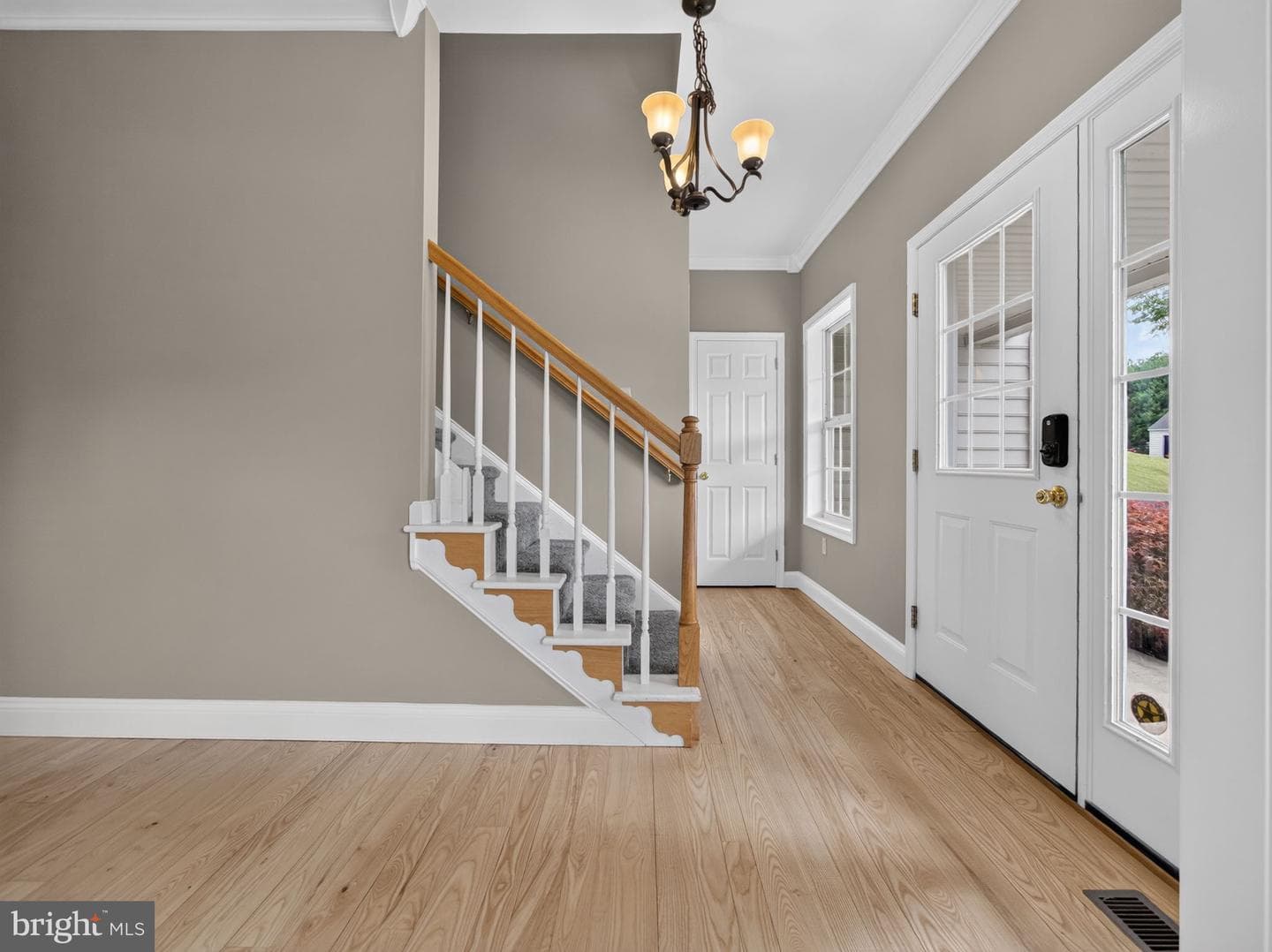 649 S Reading Avenue photo 37