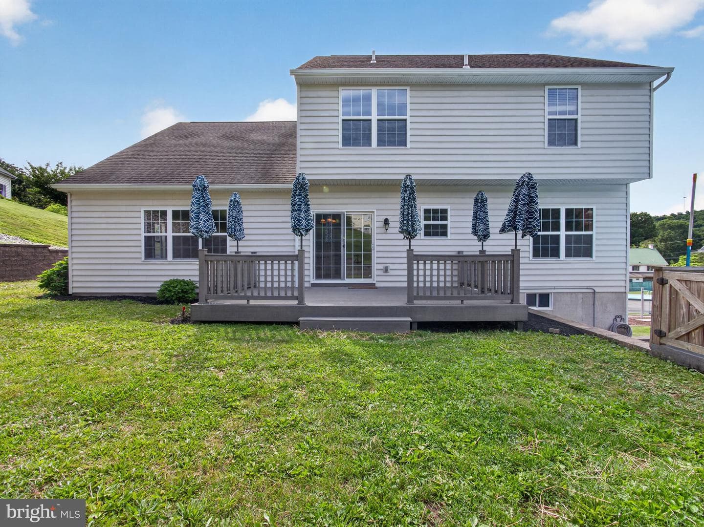 649 S Reading Avenue photo 60