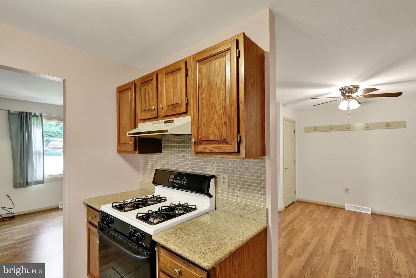 10 Maplewood Avenue #5a photo 9