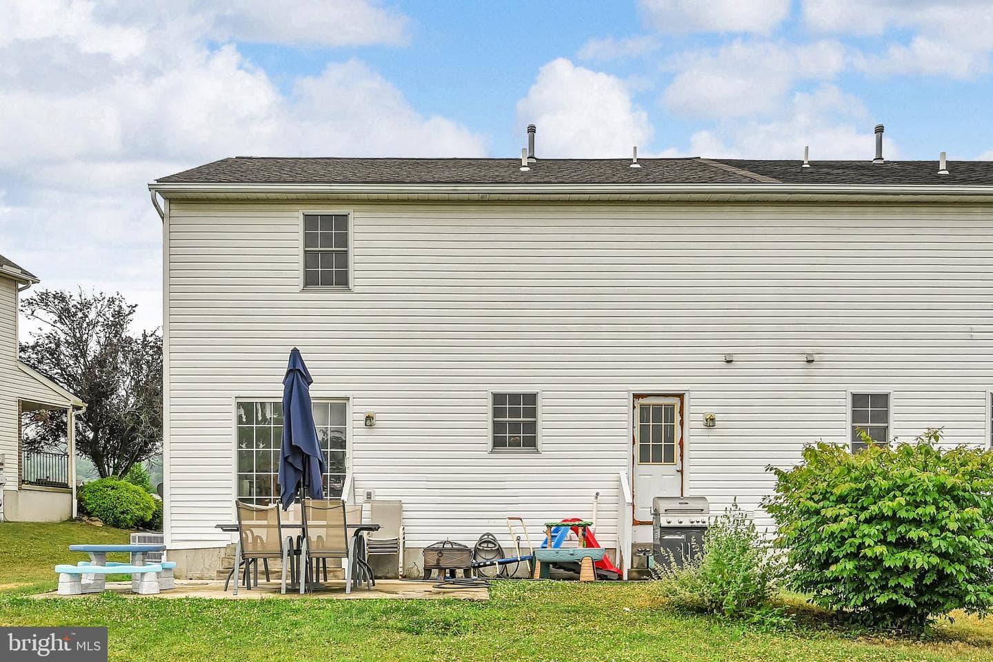 387 Oneida Drive photo 4