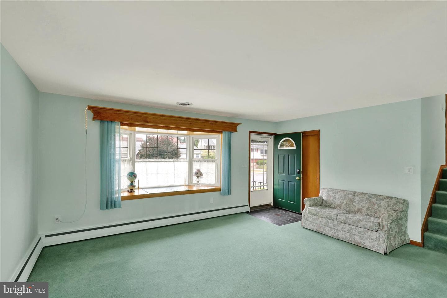 307 W Somerset Street photo 2