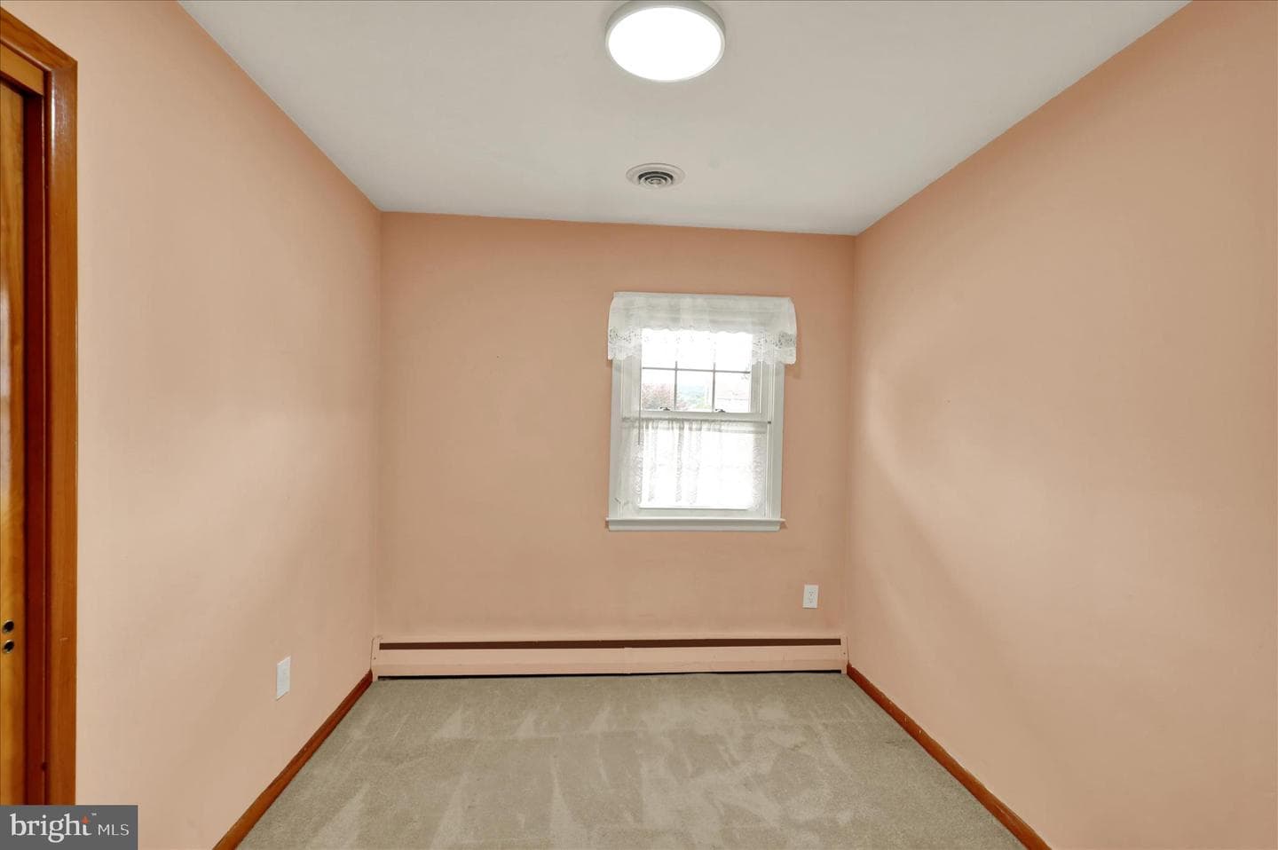 307 W Somerset Street photo 20