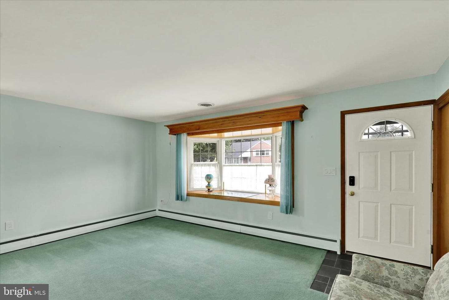 307 W Somerset Street photo 3