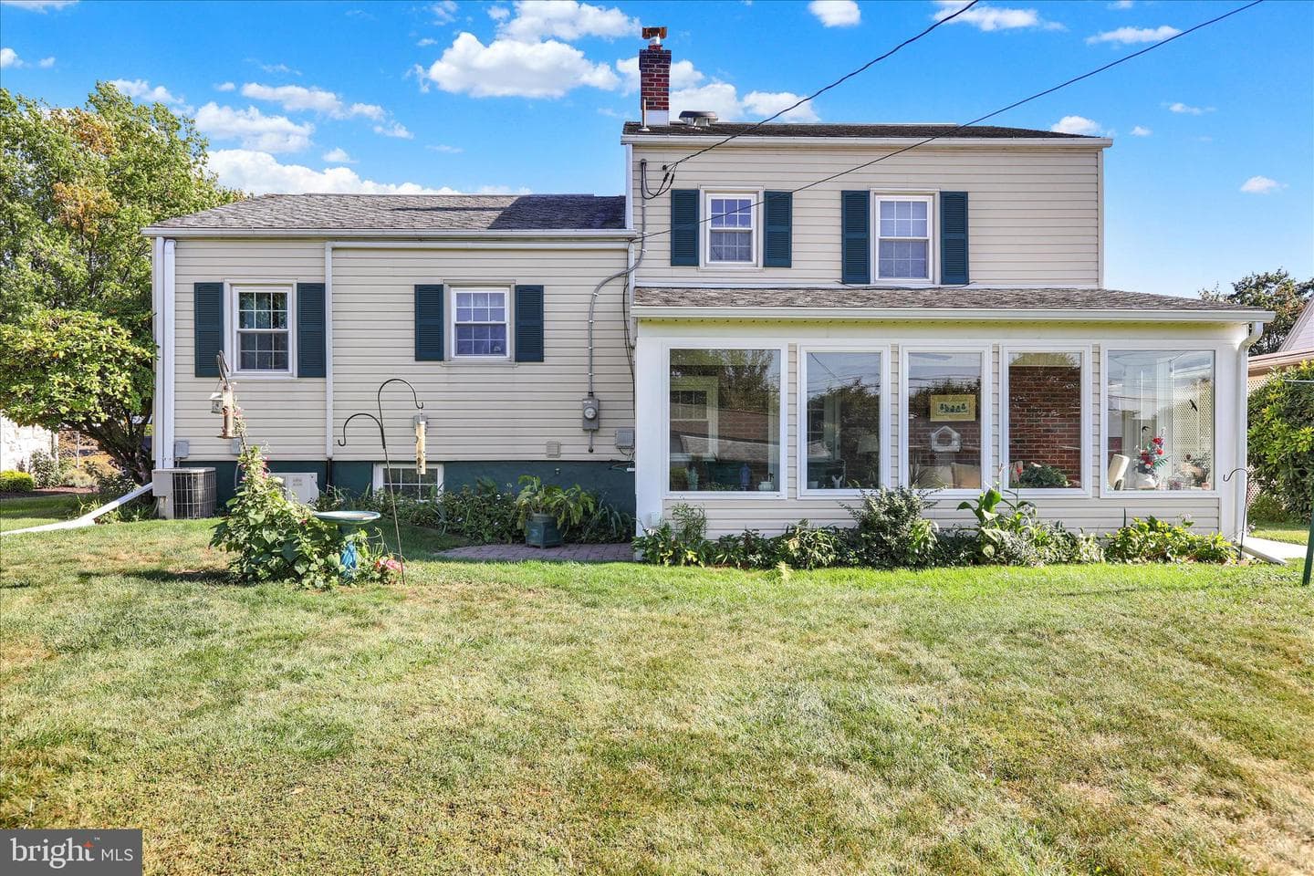 307 W Somerset Street photo 30
