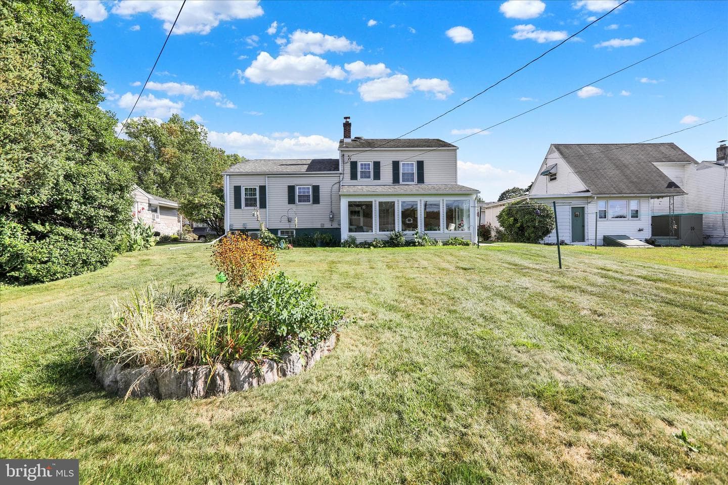 307 W Somerset Street photo 31