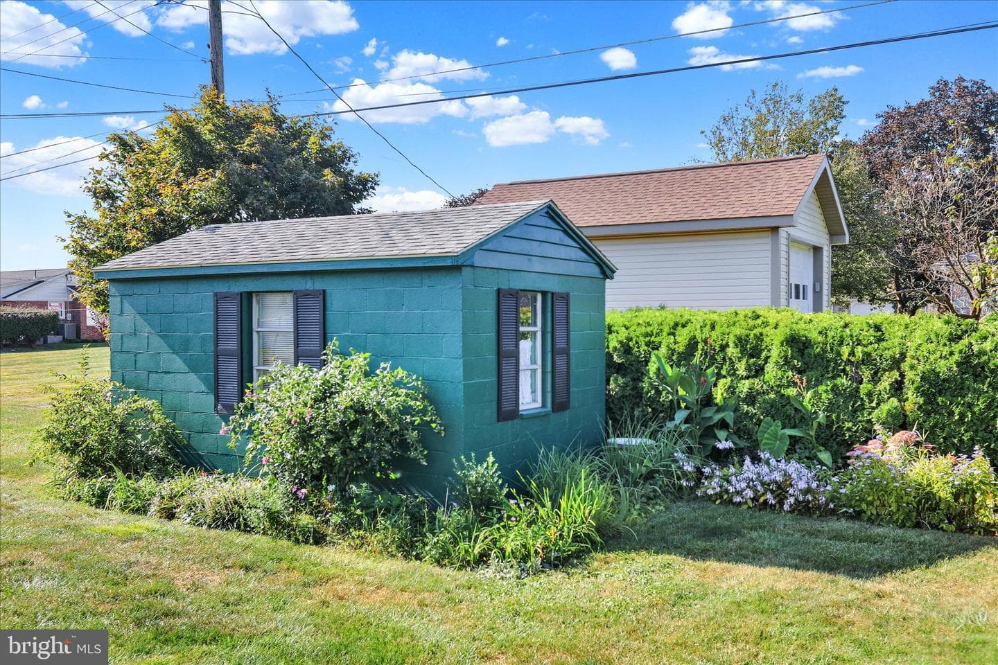 307 W Somerset Street photo 33