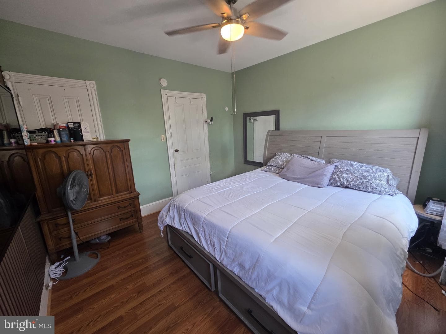 1133 Douglass Street photo 17