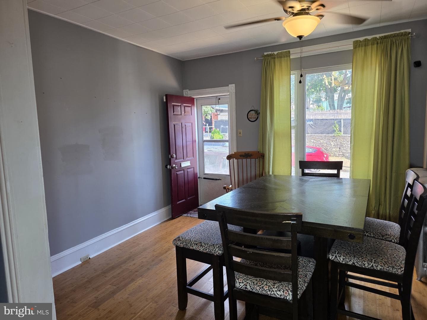 1133 Douglass Street photo 8