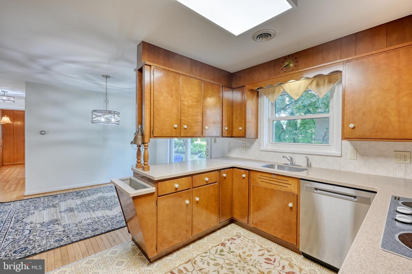 10 E Lincoln Avenue photo 10