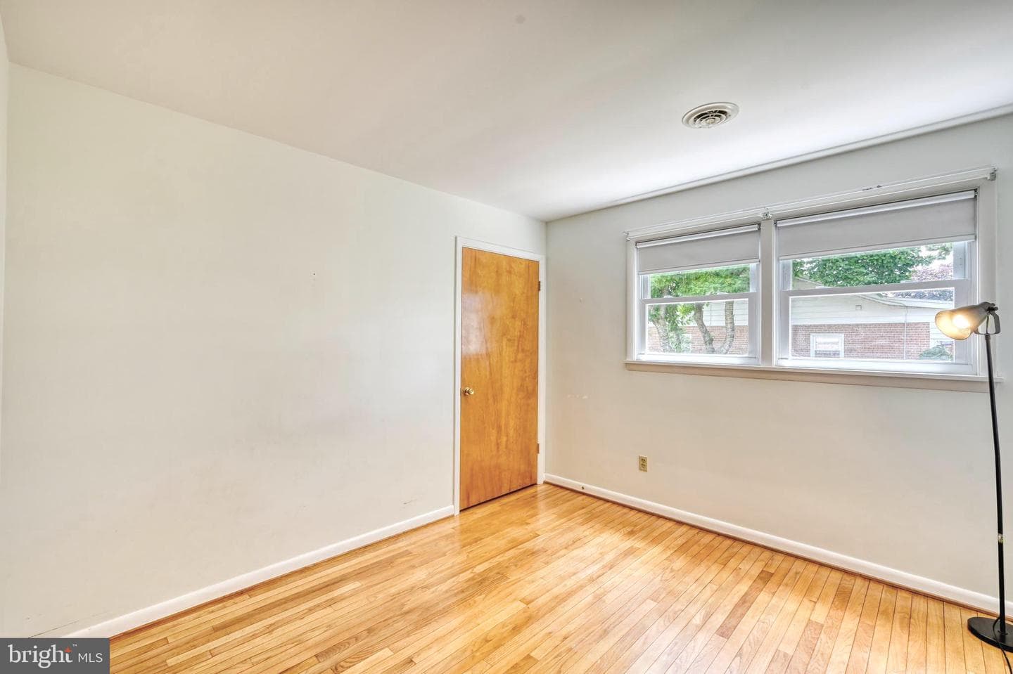 10 E Lincoln Avenue photo 17