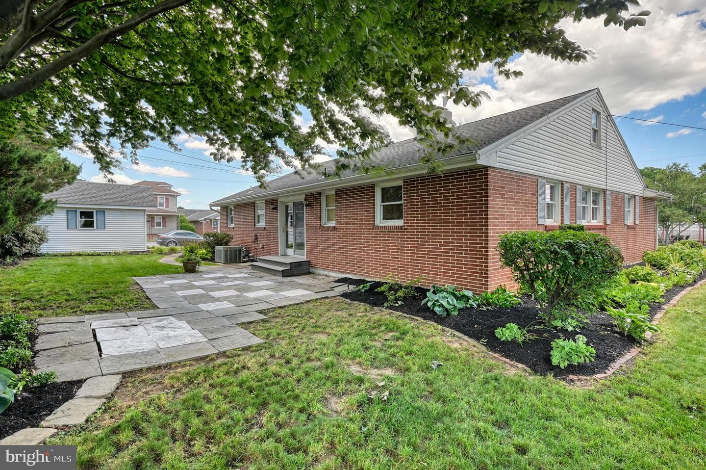 10 E Lincoln Avenue photo 31