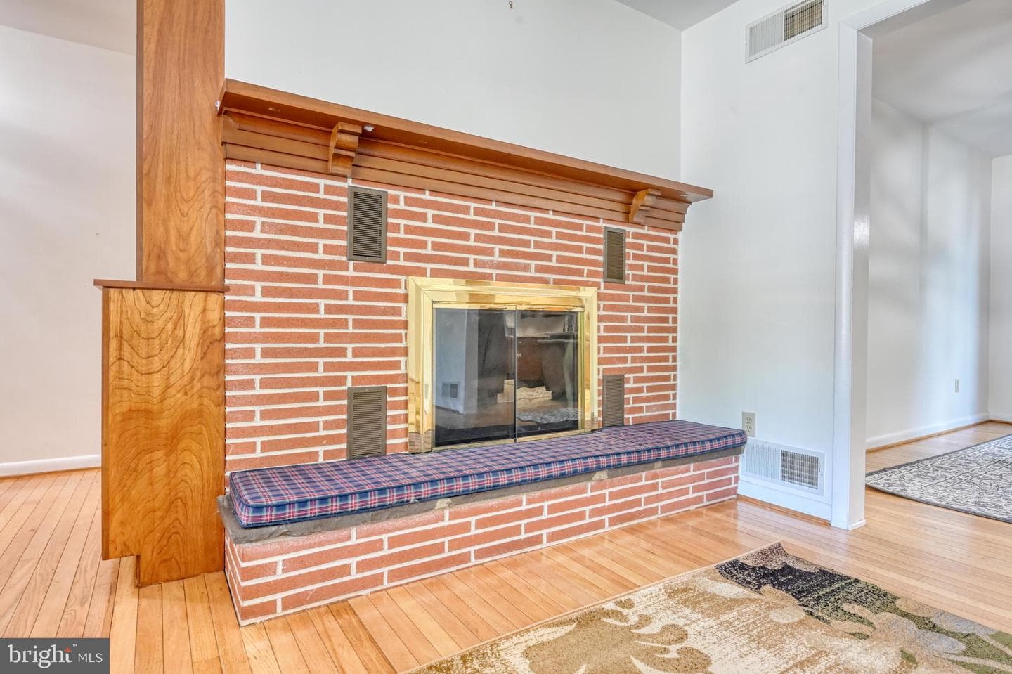 10 E Lincoln Avenue photo 5