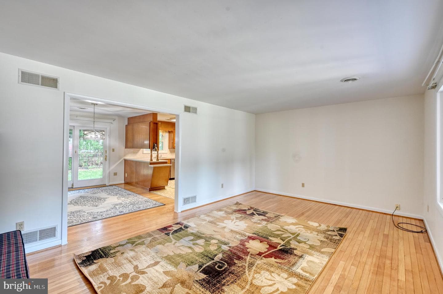 10 E Lincoln Avenue photo 6