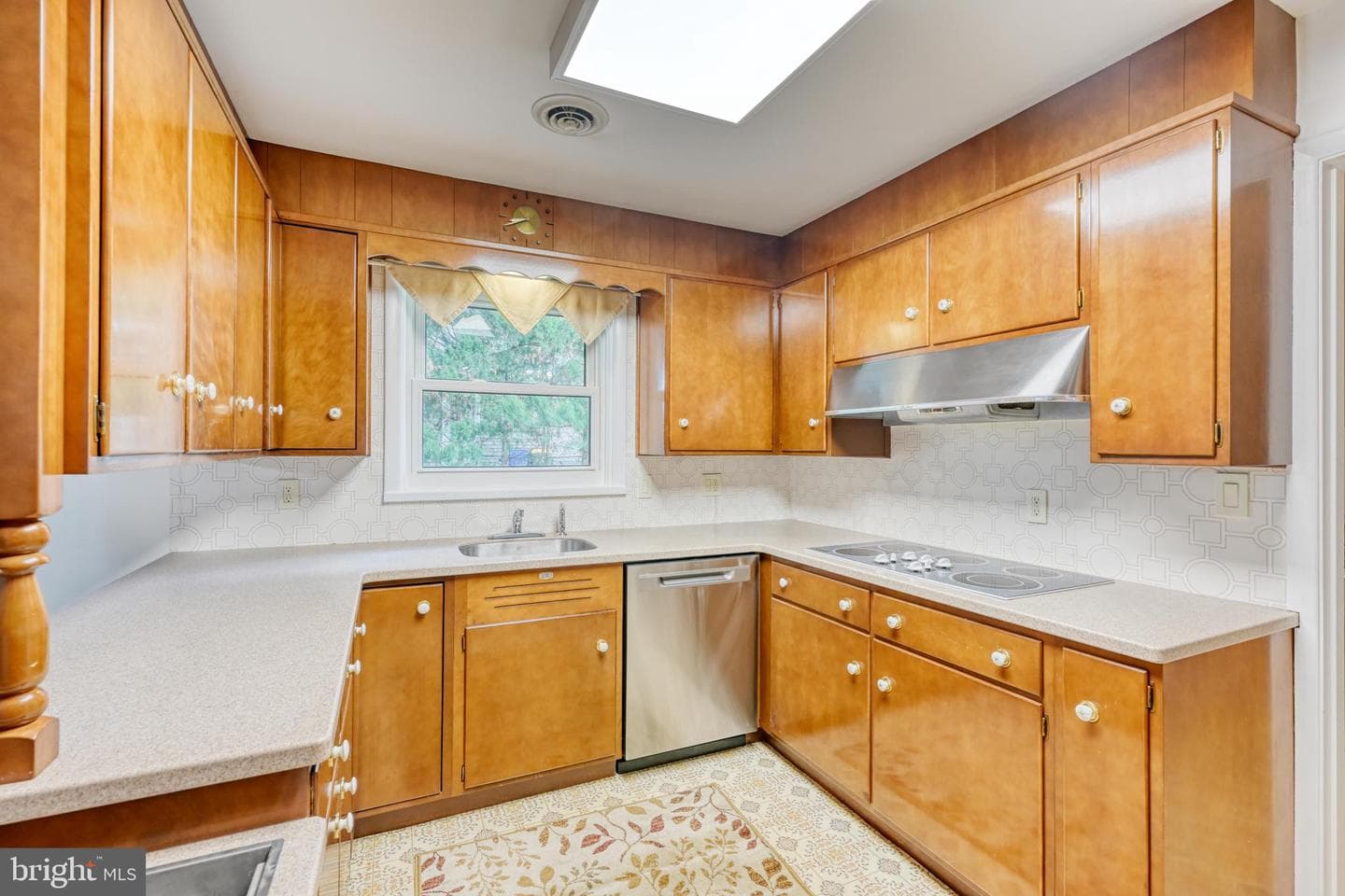 10 E Lincoln Avenue photo 9