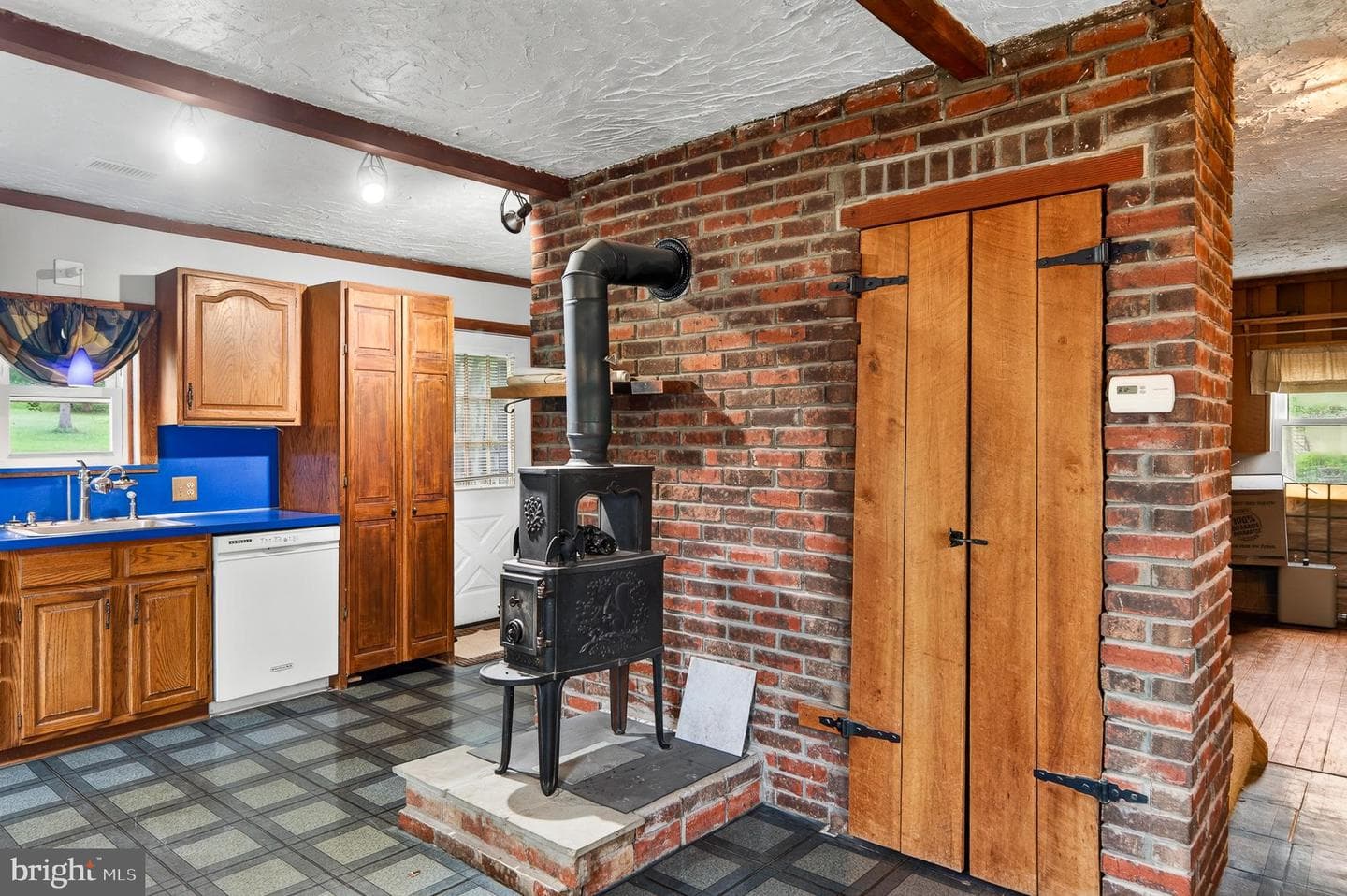 540 Church Road photo 11