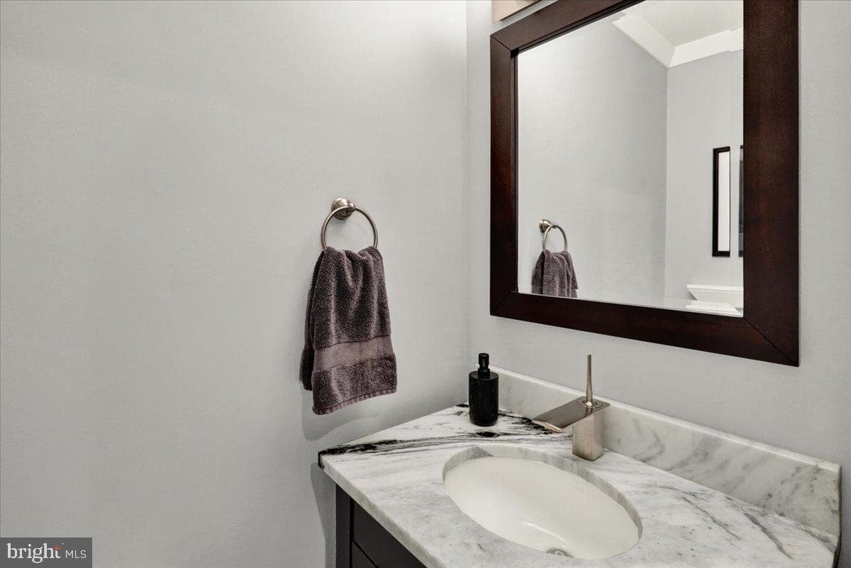 2805 Sturbridge Court photo 14