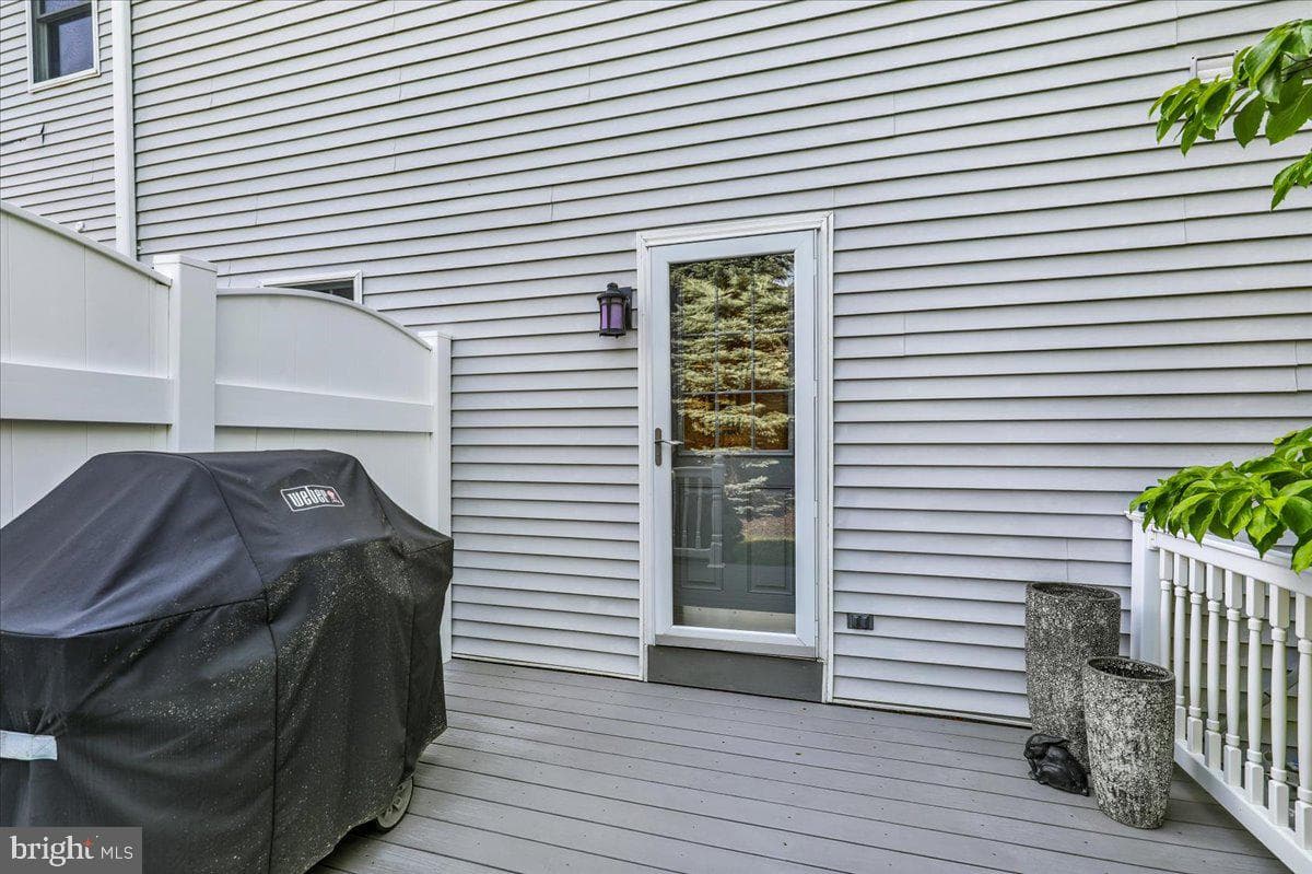2805 Sturbridge Court photo 3