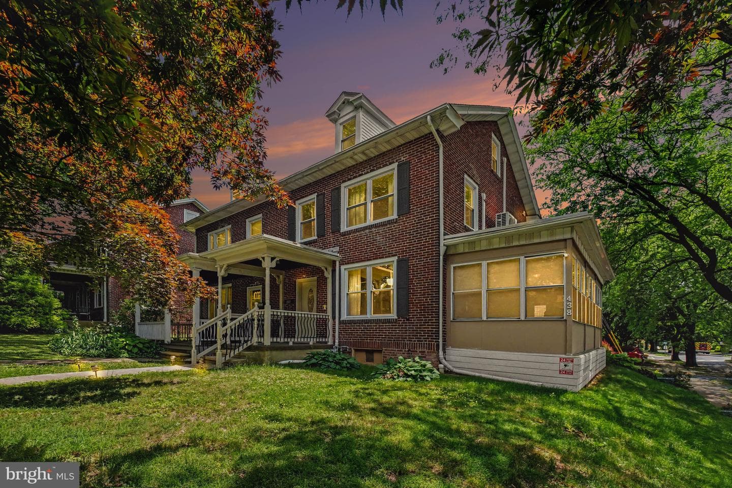 438 Oak Tc, Reading