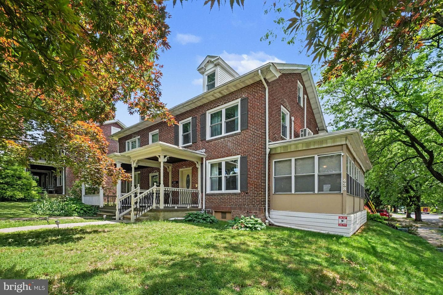 438 Oak Tc, Reading