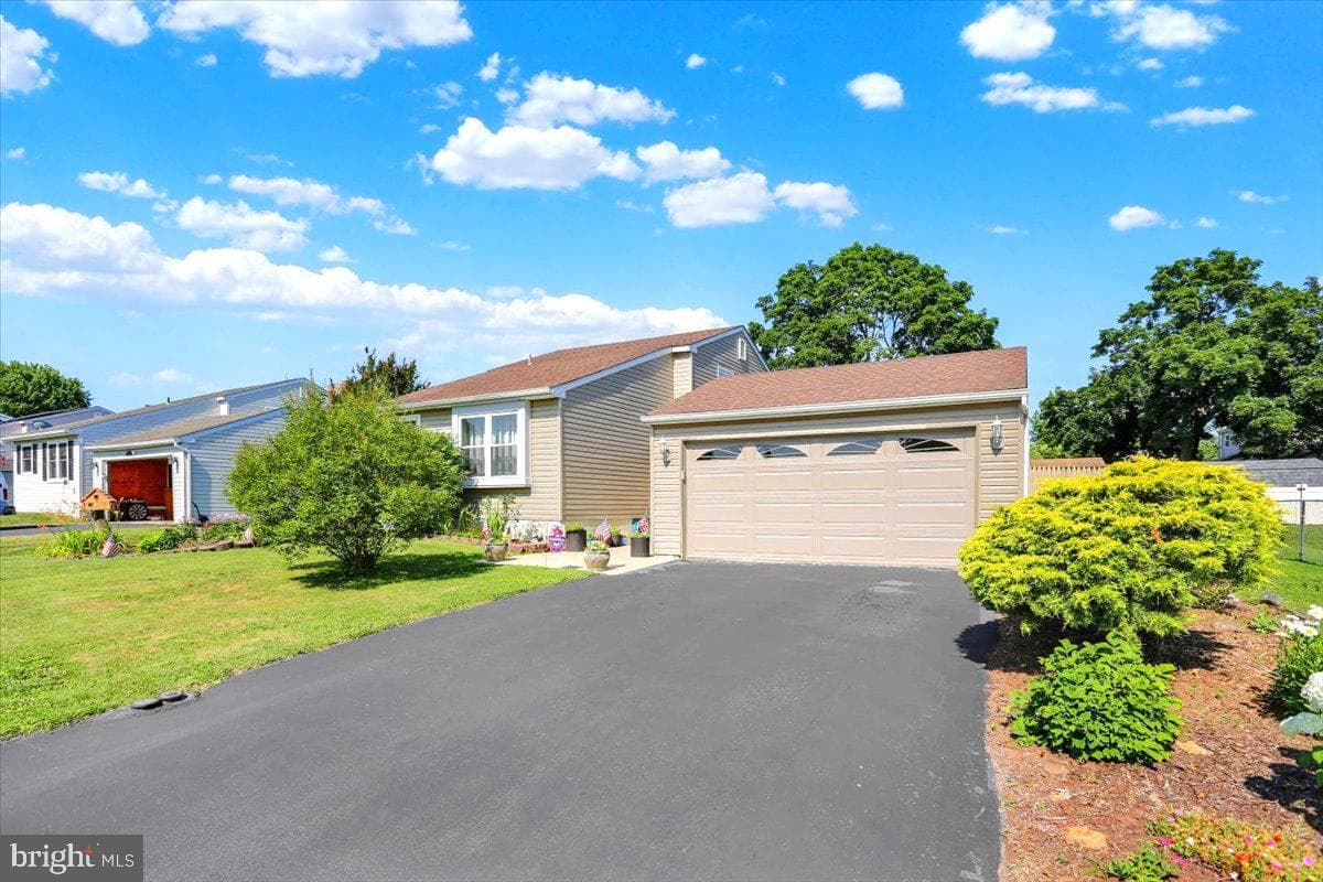 460 Moonflower Avenue photo 26