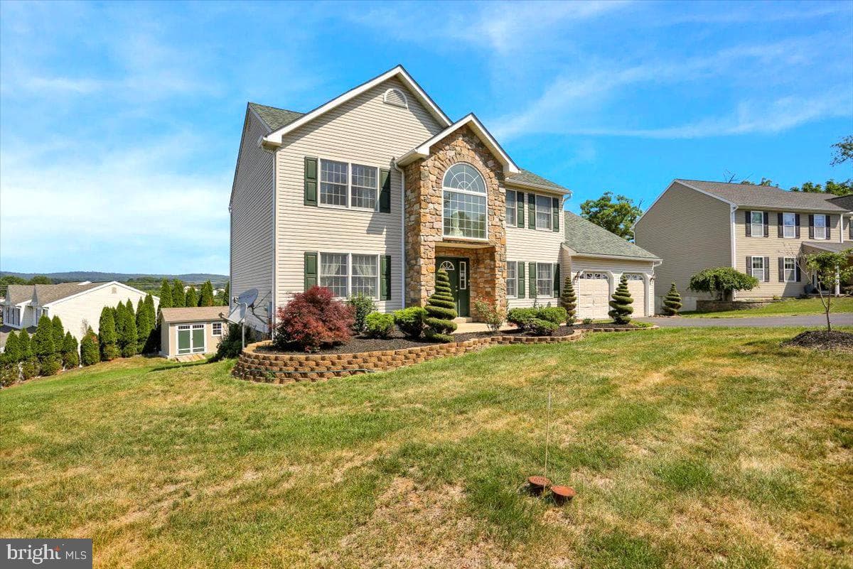 72 Sawgrass Drive, Reading