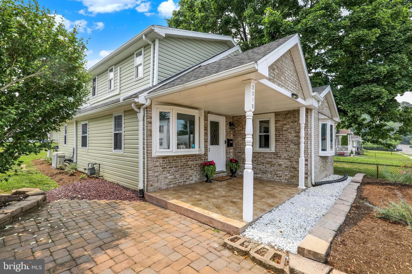 2310 Lincoln Avenue photo 4