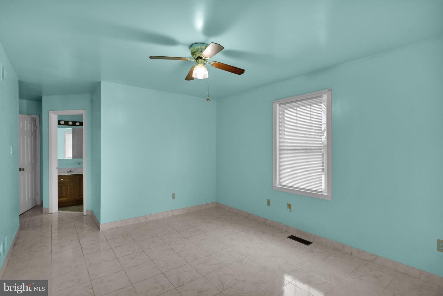100 N Robeson Street photo 19