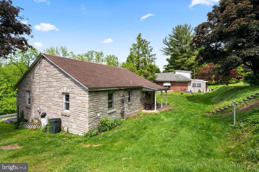 1644 Moselem Springs Rd photo 21