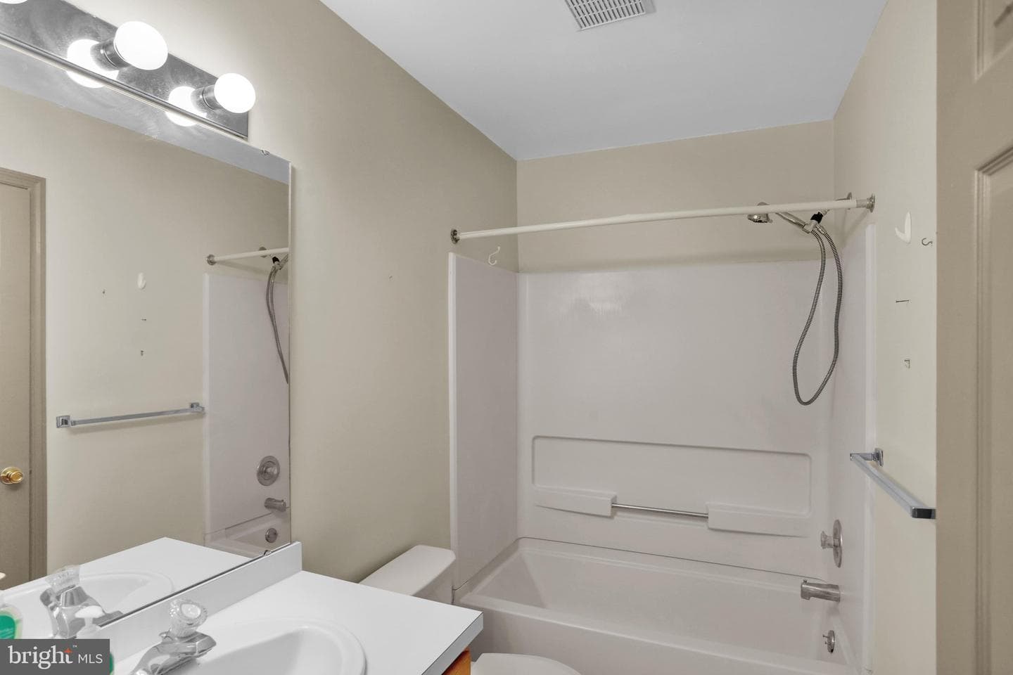 160 Hickory Lane photo 16