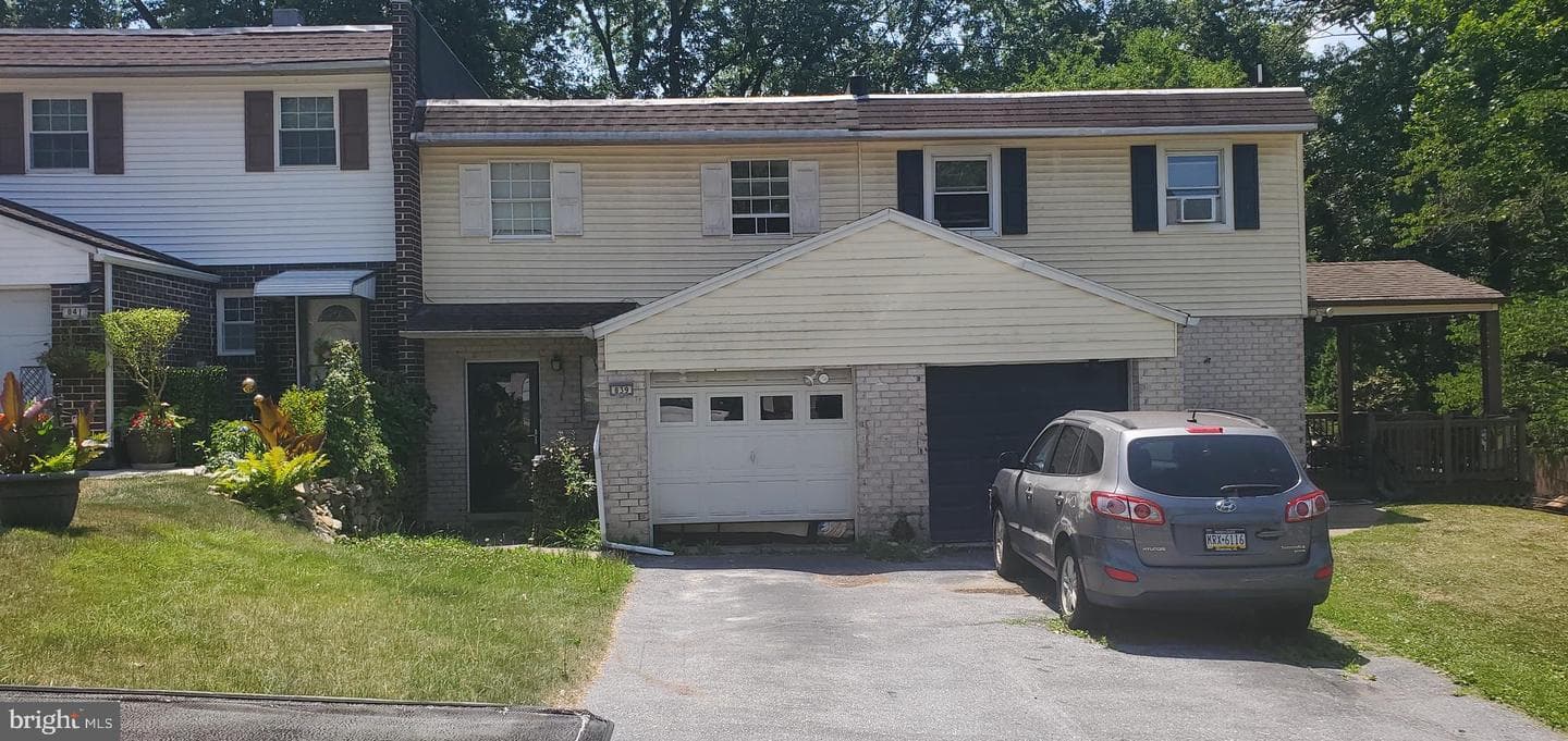 839 Rabbit Lane, Reading