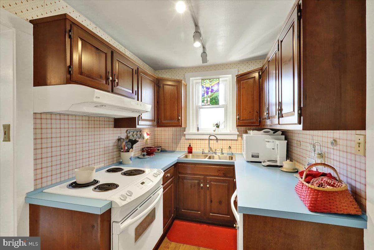405 Seiberts Court photo 14