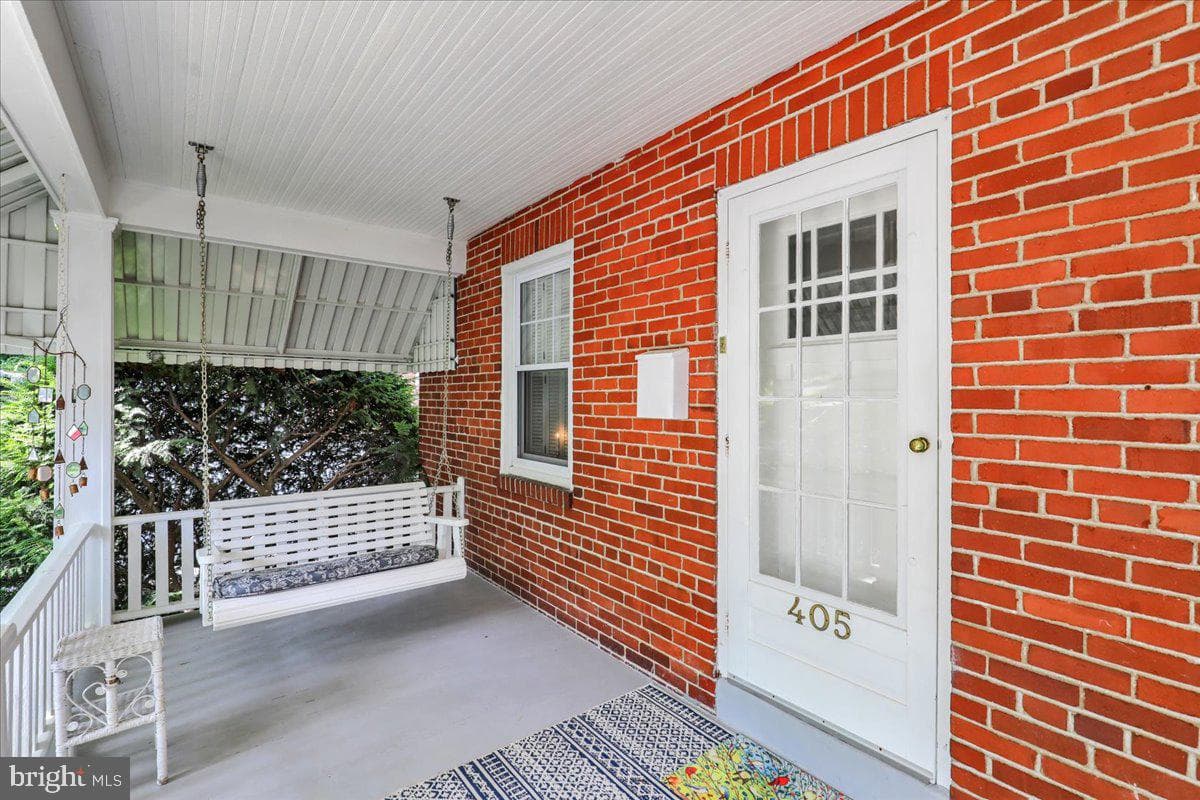 405 Seiberts Court photo 9