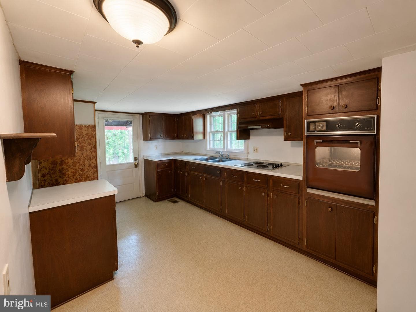1309 W Philadelphia Ave photo 4