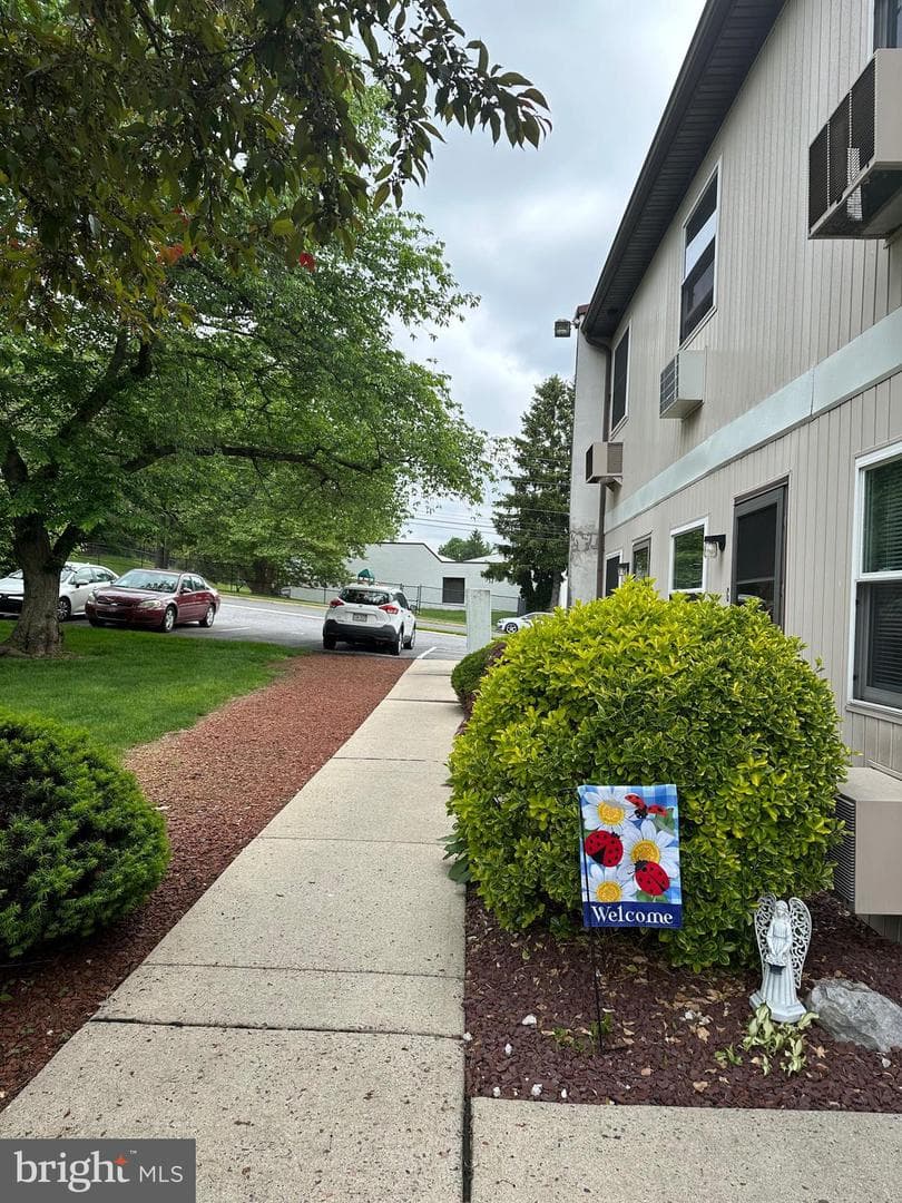 1338 W Wyomissing photo 3
