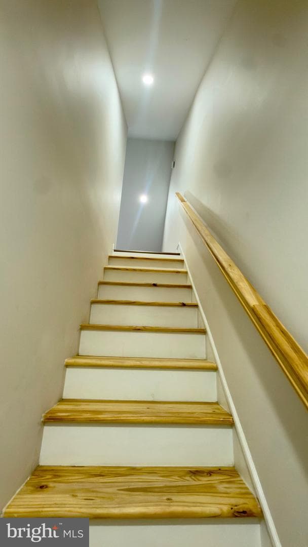 1539 Moss Street photo 22