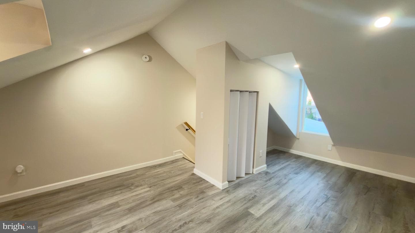 1539 Moss Street photo 24