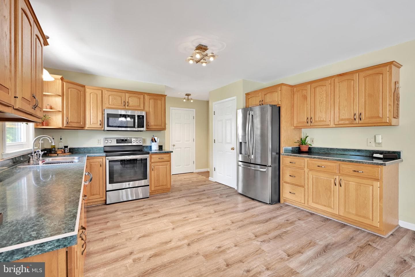 680 New Schaefferstown Road photo 28