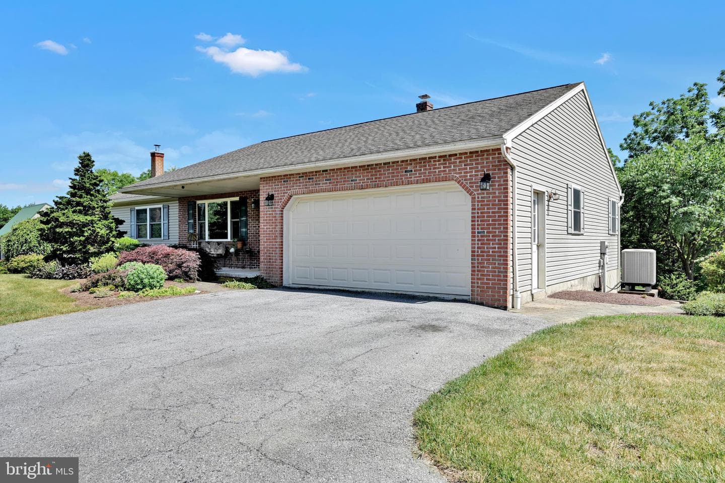680 New Schaefferstown Road photo 9