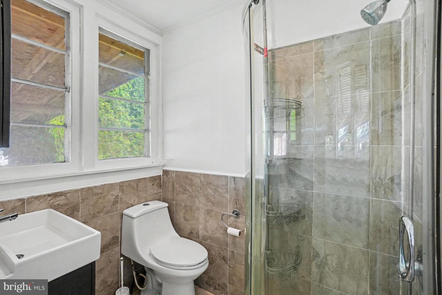 546 Locust Street photo 13